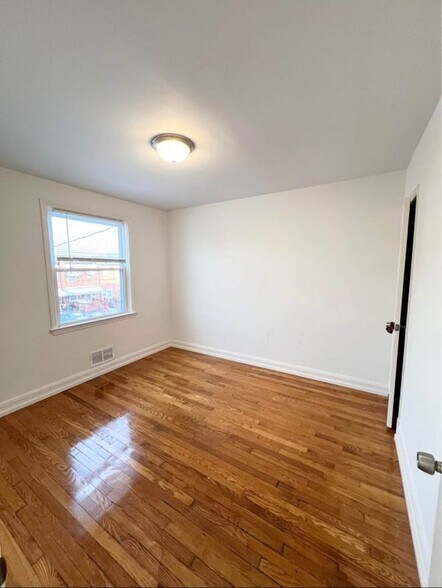 Building Photo - 603 Lucia Ave