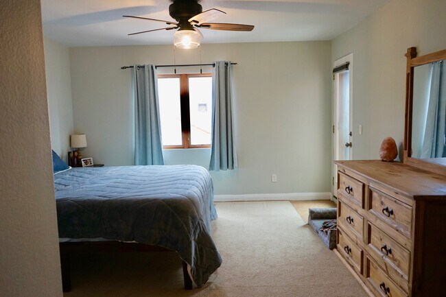 Master bedroom - 27 Crystal Park Rd