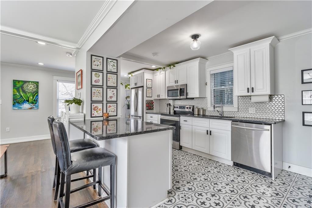 interior- 1st floor (living room/kitchen) - 4244 Holmes St