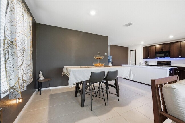 Building Photo - 1393 Beach Dr