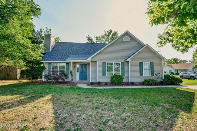 Building Photo - *** Promotion -- Sign lease by January 1 and receive $1000 off first months rent!!    3 Bedroom H...