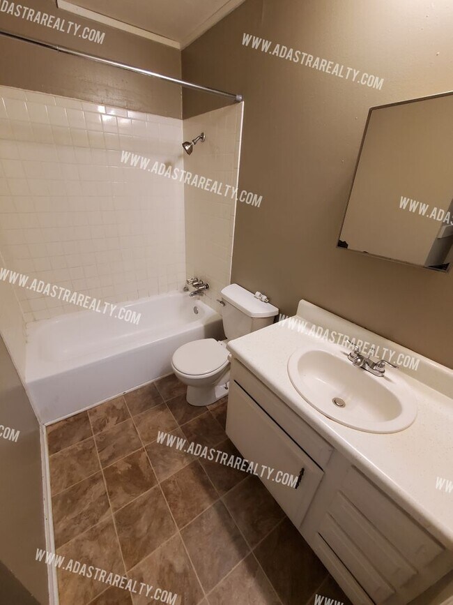 Building Photo - Affordable 2 bedroom apartment in Spring H...