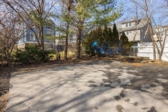 Building Photo - 62 Gilbert St