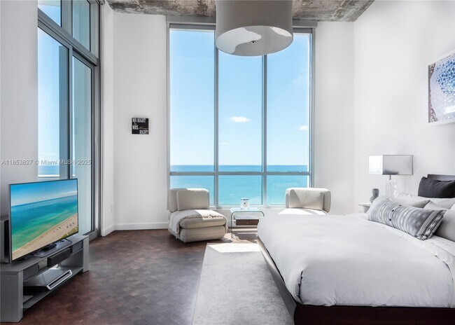 Building Photo - 5959 Collins Ave