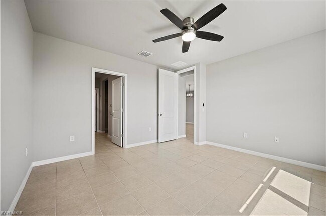 Building Photo - 43744 Cattleman Dr