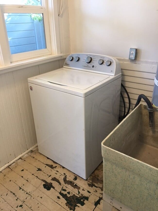 Building Photo - 2 B/R 1 B/A House in Marysville AVAILABLE NOW!