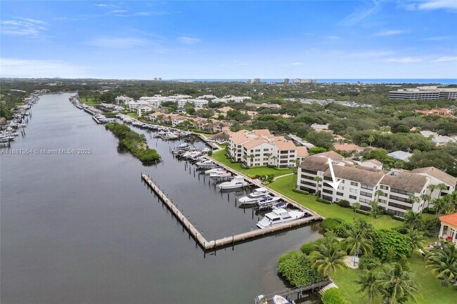 Building Photo - 925 Oak Harbour Dr