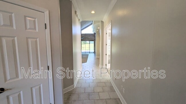 Building Photo - 2083 Downing Dr