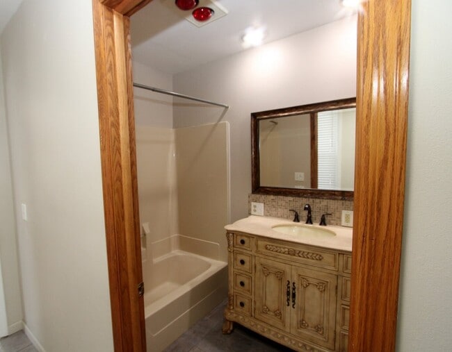 Building Photo - 17 W Crystal Lake Ave