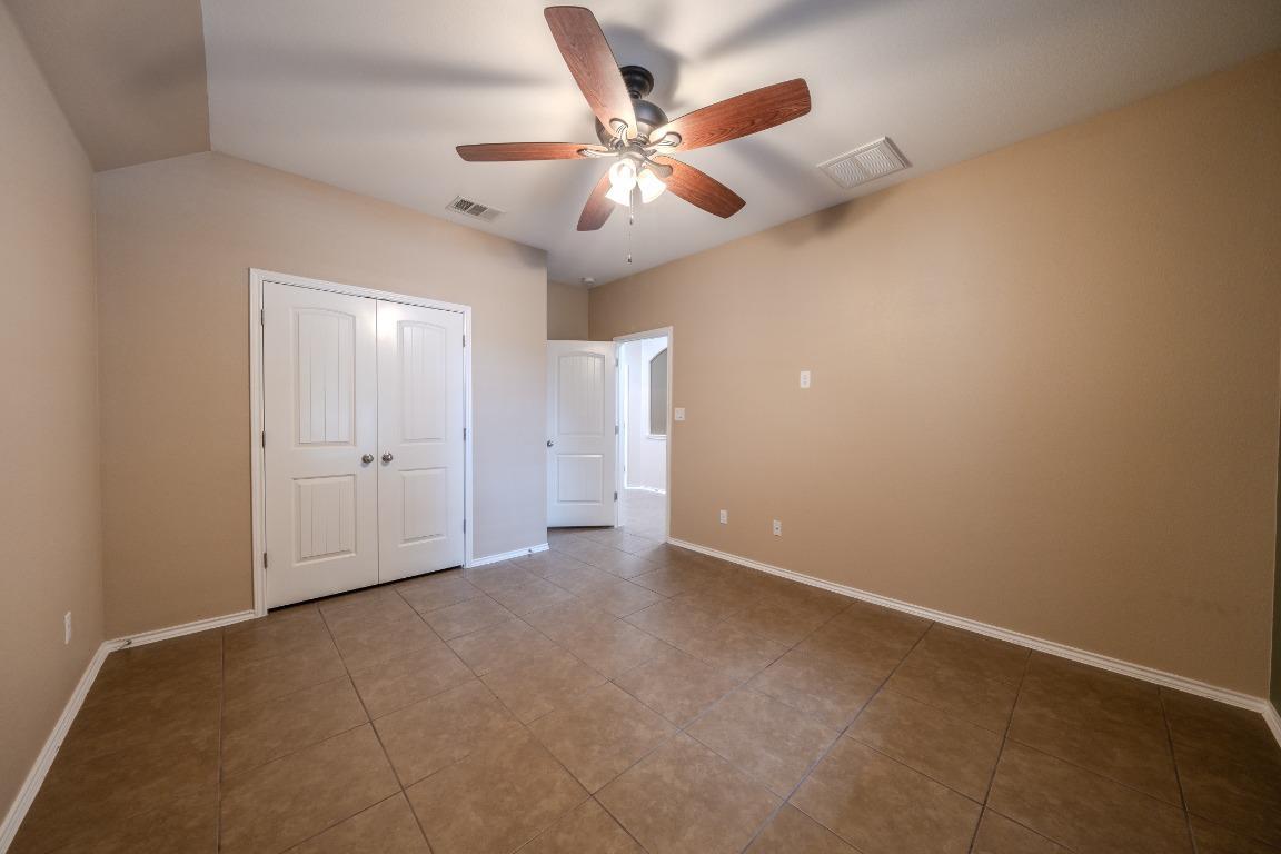 Building Photo - 304 Jack Ryan Ln