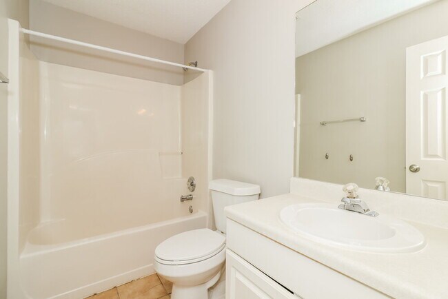 Building Photo - 118 Bainbridge Ct