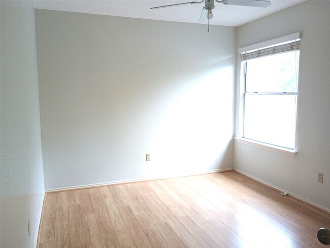 Building Photo - 16355 Flint Run Way