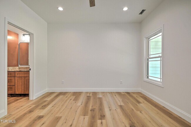 Building Photo - 703 Swadley Rd