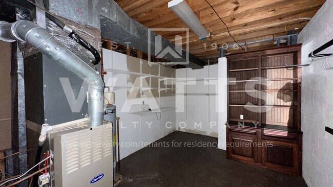 Building Photo - 4 Bedroom, 4.5 Bath Home in Heart of Hoover