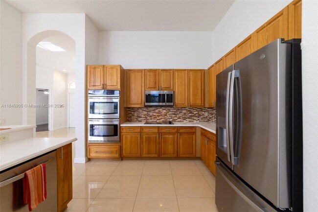 Building Photo - 896 Marina Dr