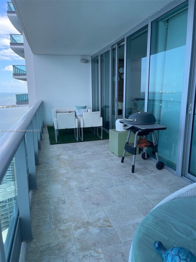Building Photo - 1331 Brickell Bay Dr