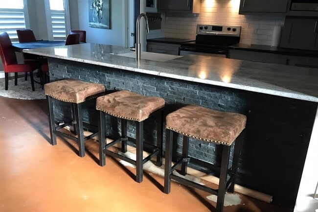 Building Photo - 2300 Dijon Dr