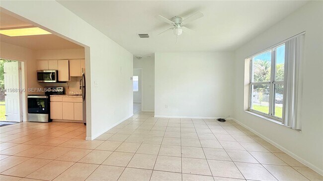 Building Photo - 1411 NE 155th Terrace