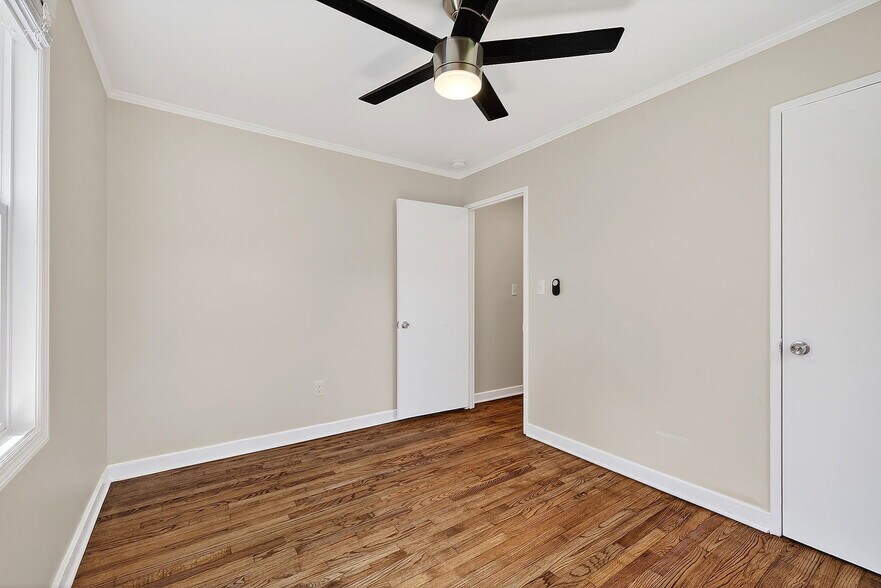 Building Photo - 1310 Kenilworth Dr SW