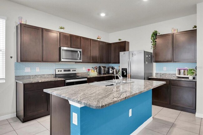 Building Photo - 2917 Suncoast Plains Dr