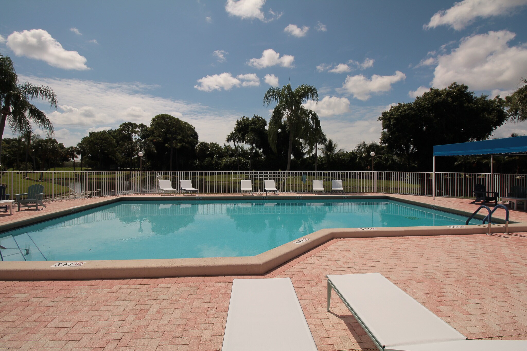 Building Photo - 6562 Boca del Mar Dr