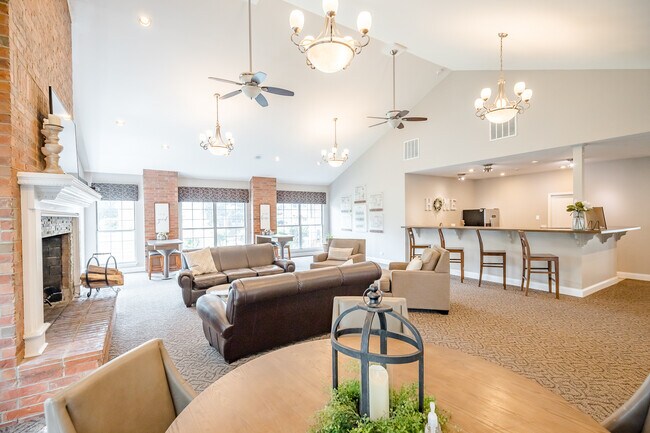 Building Photo - 1411 Johnson Dr