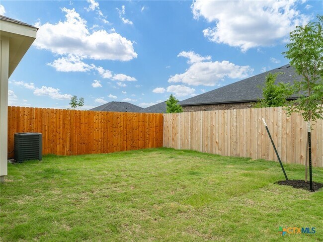 Building Photo - 5101 Rose Petal Ct