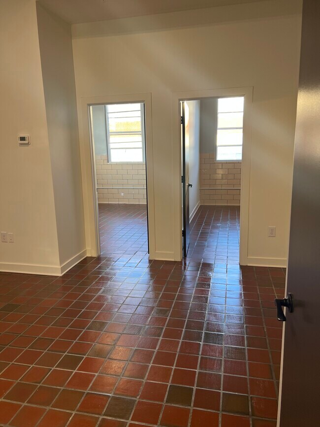 Building Photo - PULASKI LOFTS