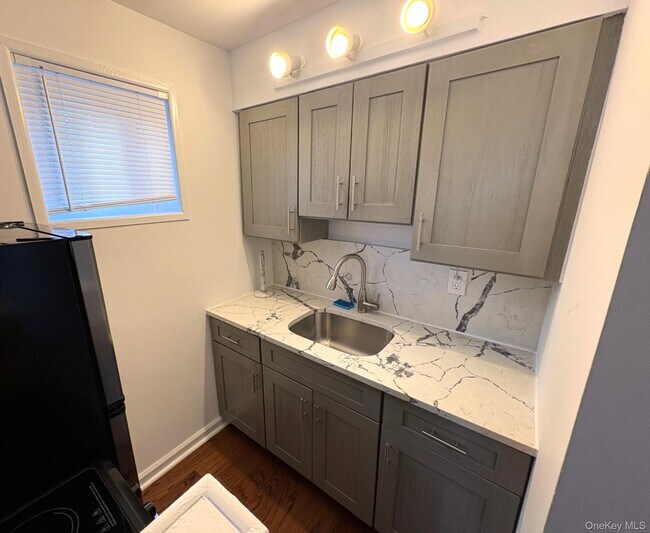 Building Photo - 62 Elissa Ln