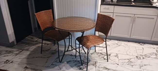 Building Photo - 7815 N Main St