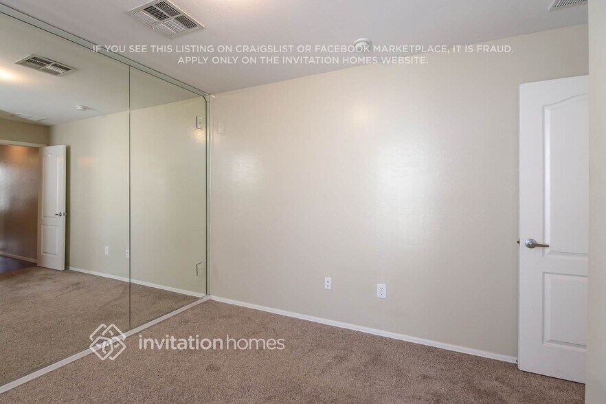 Building Photo - 5727 S 21st Terrace