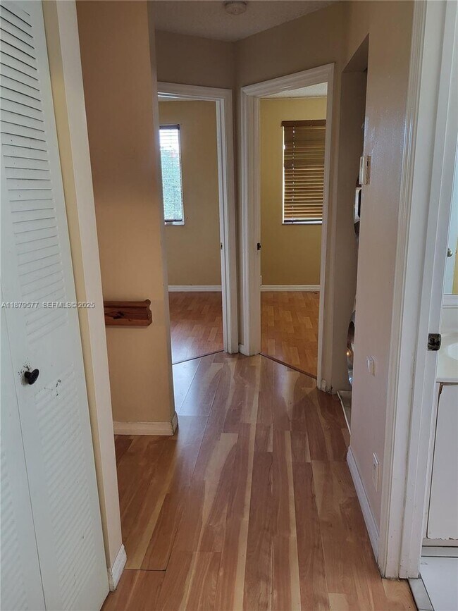 Building Photo - 820 NE 212th Terrace