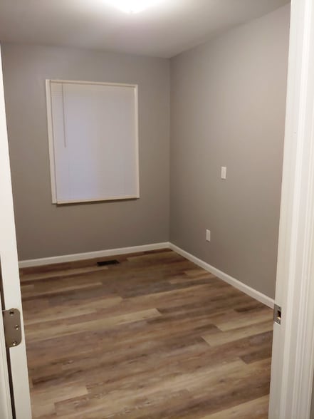 Building Photo - 224 Sheelin Rd