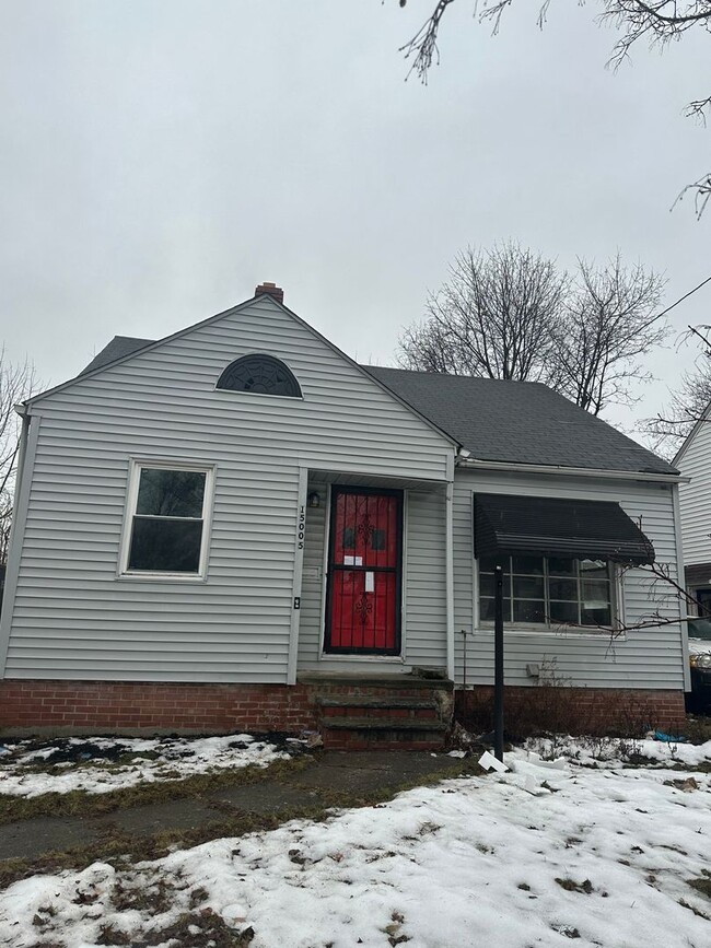 Primary Photo - Lee/Harvard 3 bedroom single family