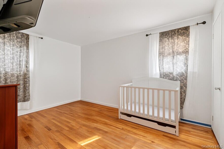 Building Photo - 22 Hudson Pl