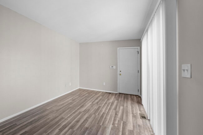 Building Photo - 5353 Wright Way S