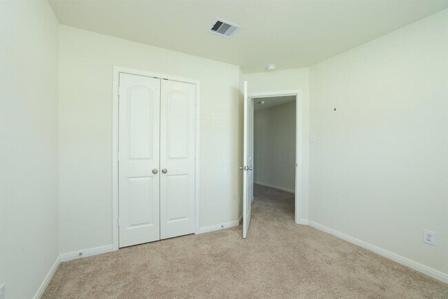 Building Photo - 20914 Solstice Point Dr