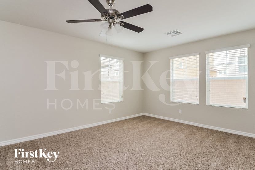 Building Photo - 803 N Water St