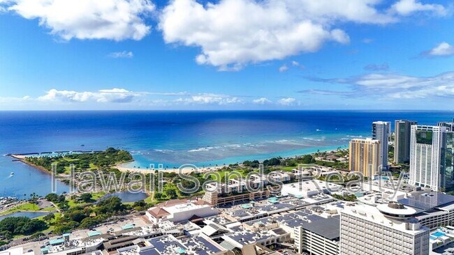 Building Photo - 933 Kaheka St