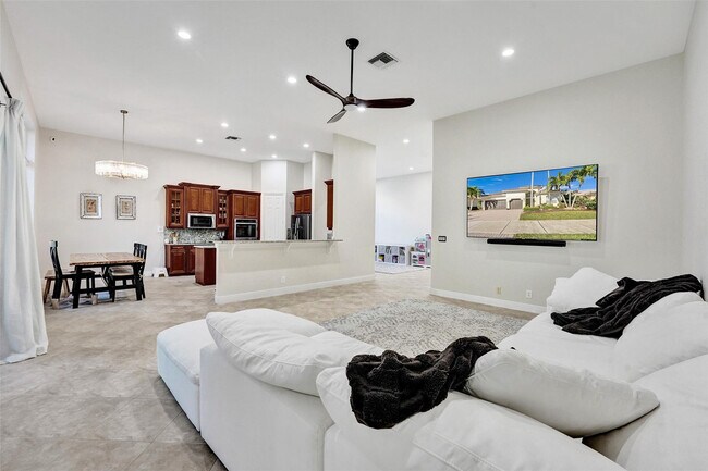 Building Photo - 7421 NW 115th Terrace