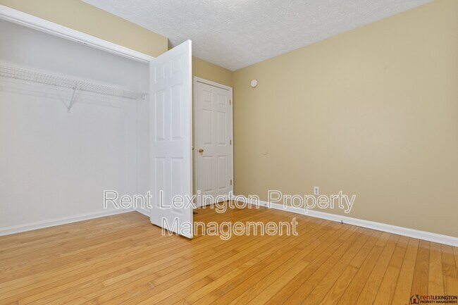 Building Photo - 531 Bell Pl Dr