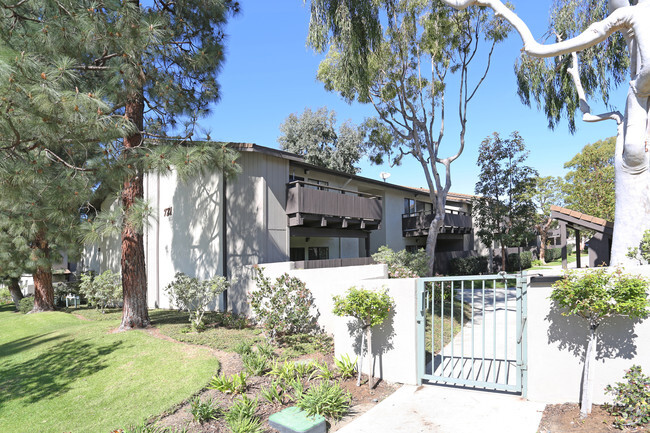 Building Photo - Cedar Glen Apartments