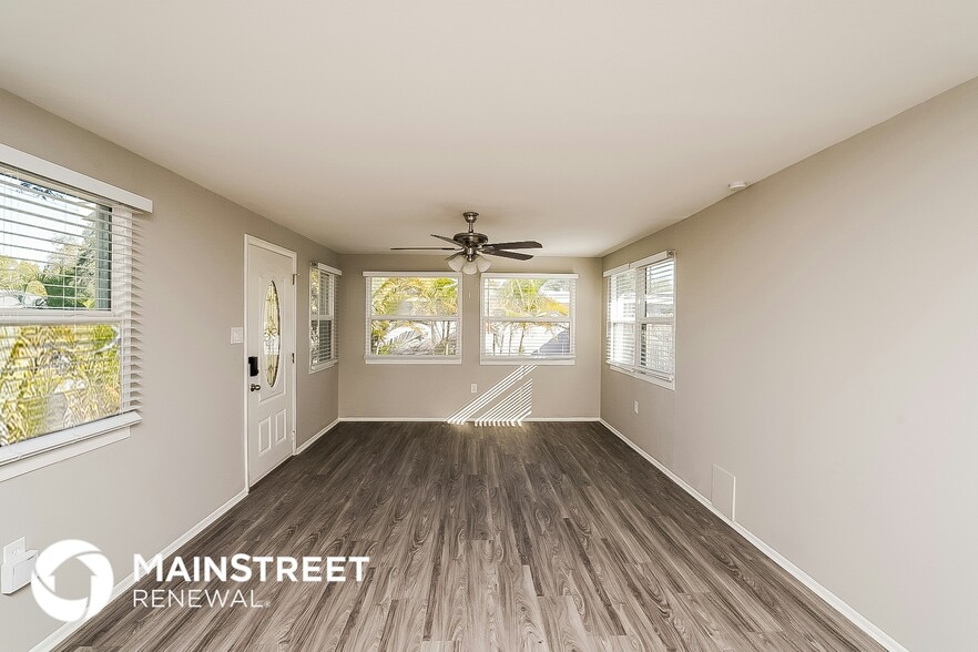 Building Photo - 10246 108th Ave N