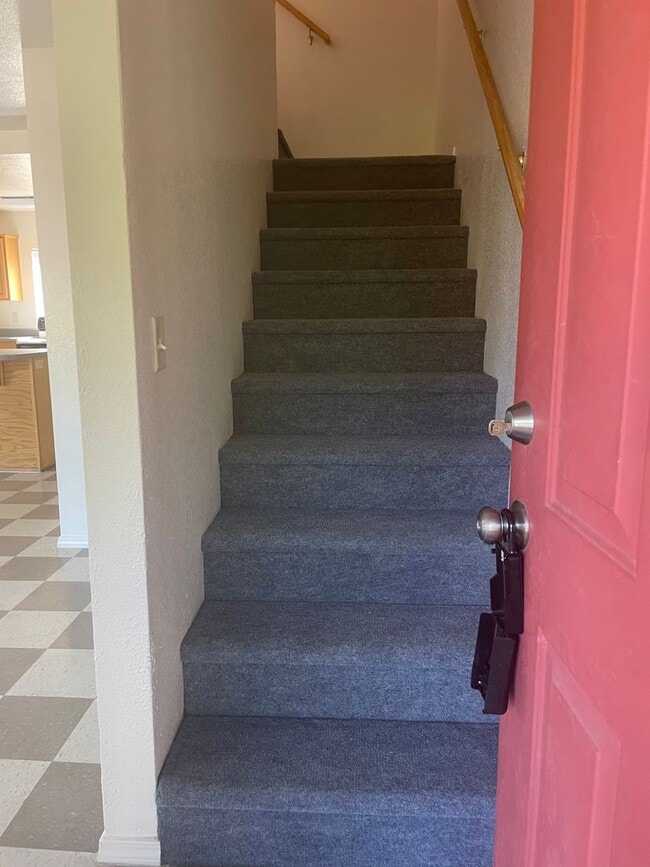 Building Photo - 3 Bedroom 2.5 bath rental Available