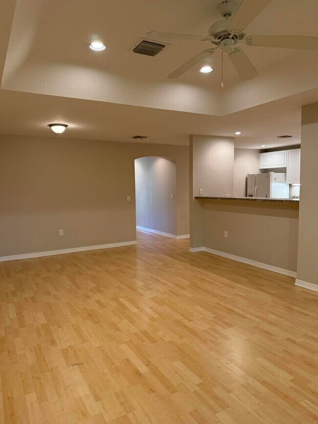 Building Photo - 1739 N Dovetail Dr