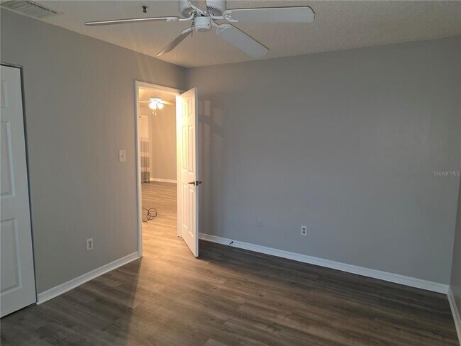 Building Photo - 4045 Crockers Lake Blvd