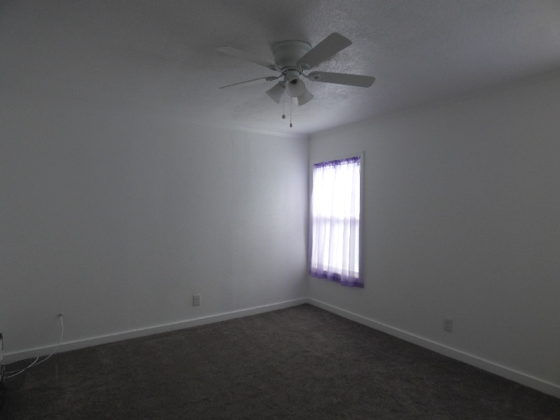 Building Photo - 9 W Eads Ave