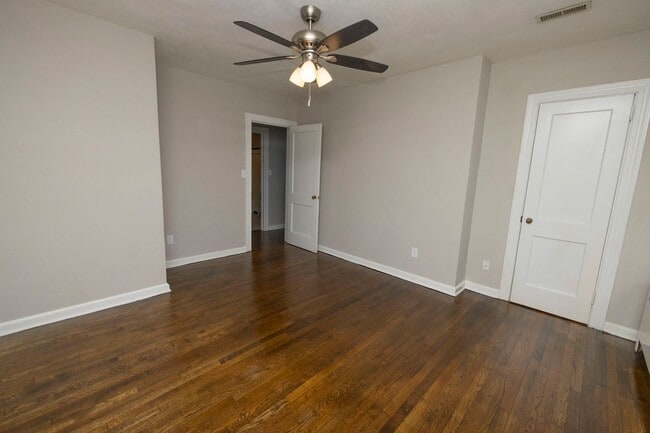 Building Photo - 3 Bedroom in Hampton Available Now!!