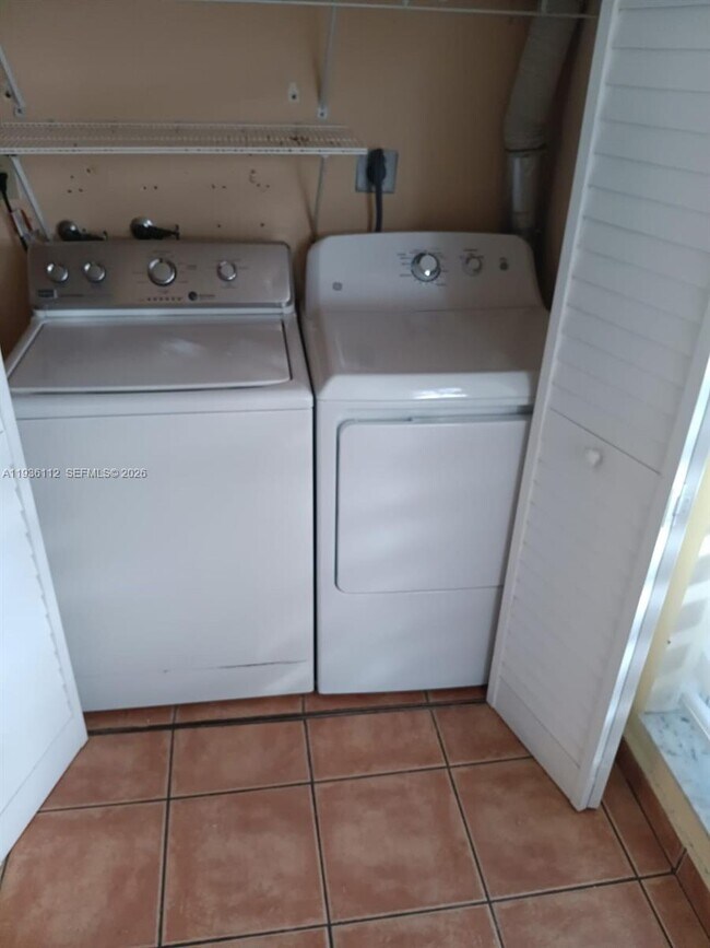 Building Photo - 14345 SW 57th Ln