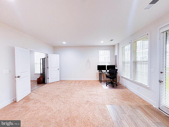 Building Photo - 25419 Reed Orchard Ter